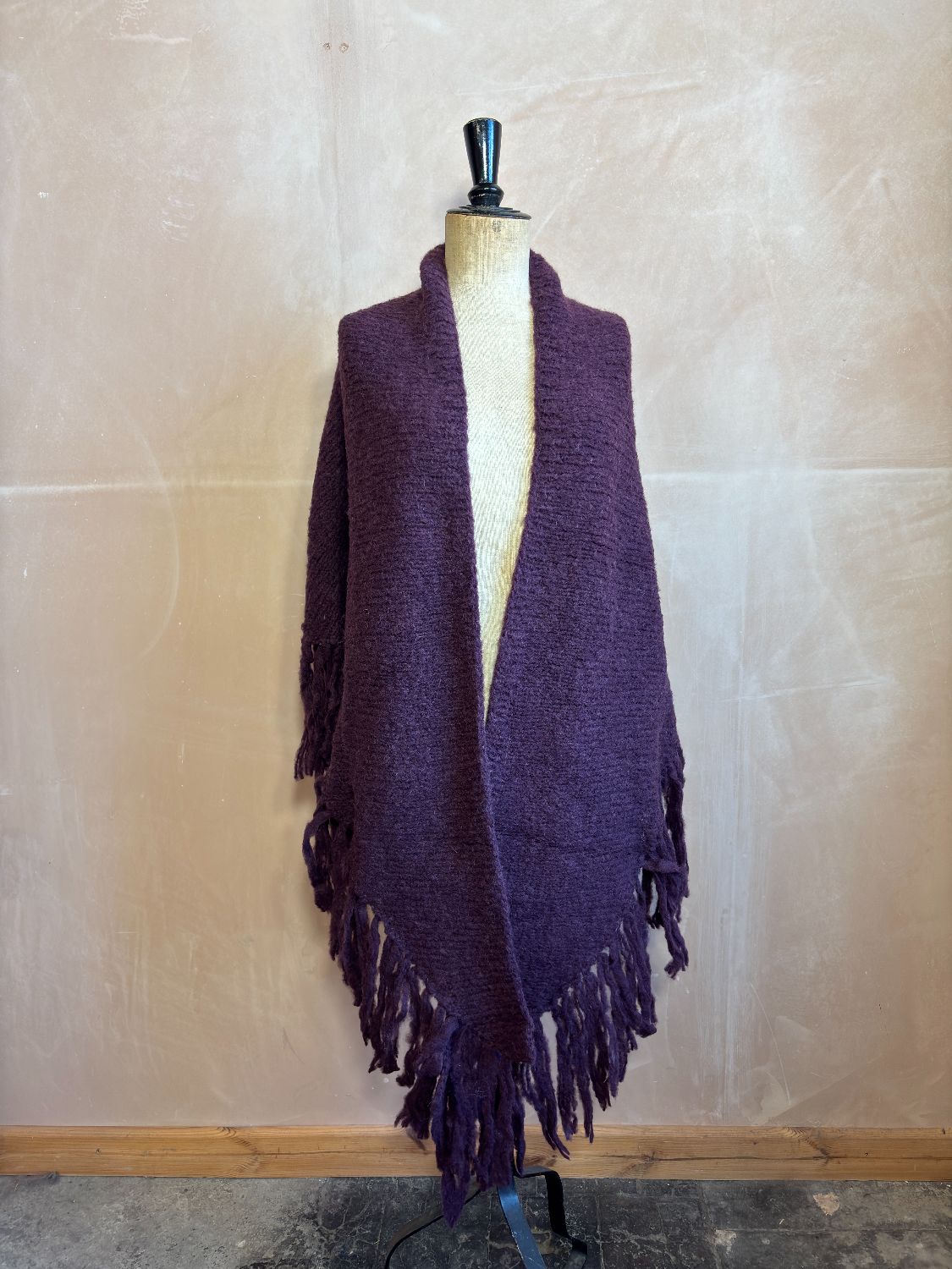 Plain Tassel Shawl in Aubergine