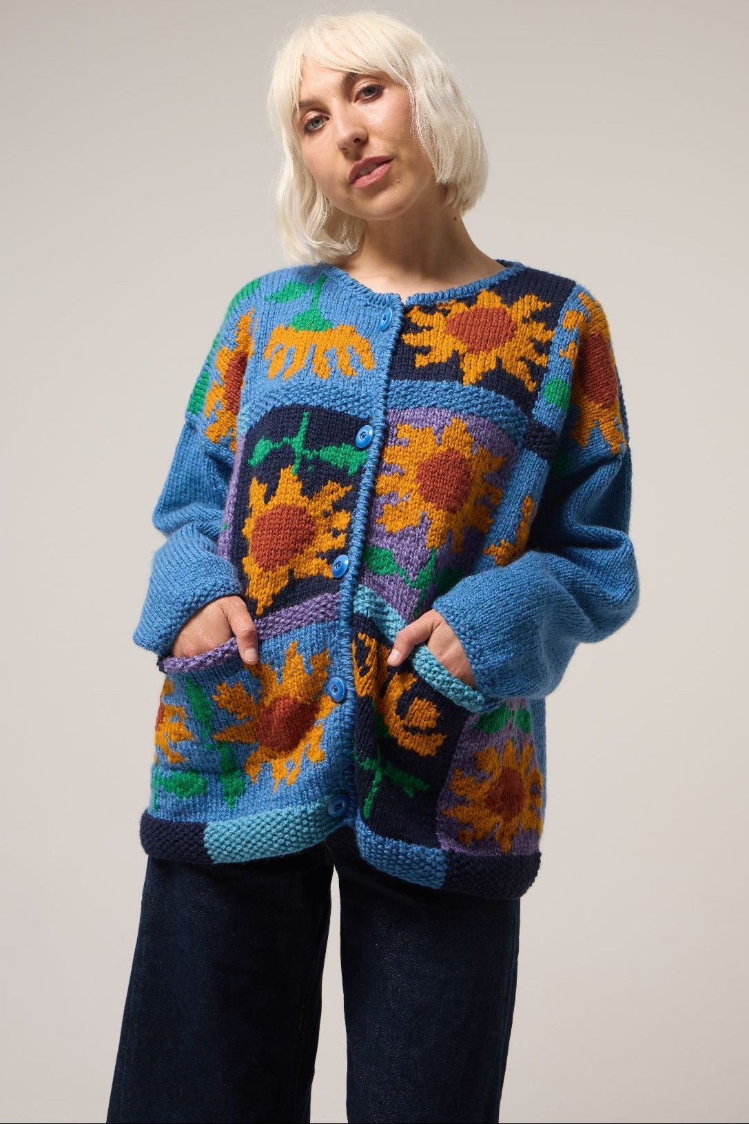 AMANO 90年代 90s ニットビンテージ カーディガン ひまわり Patchwork Sunflower Cardigan in Mid Blue and Golden Yellow – Amano