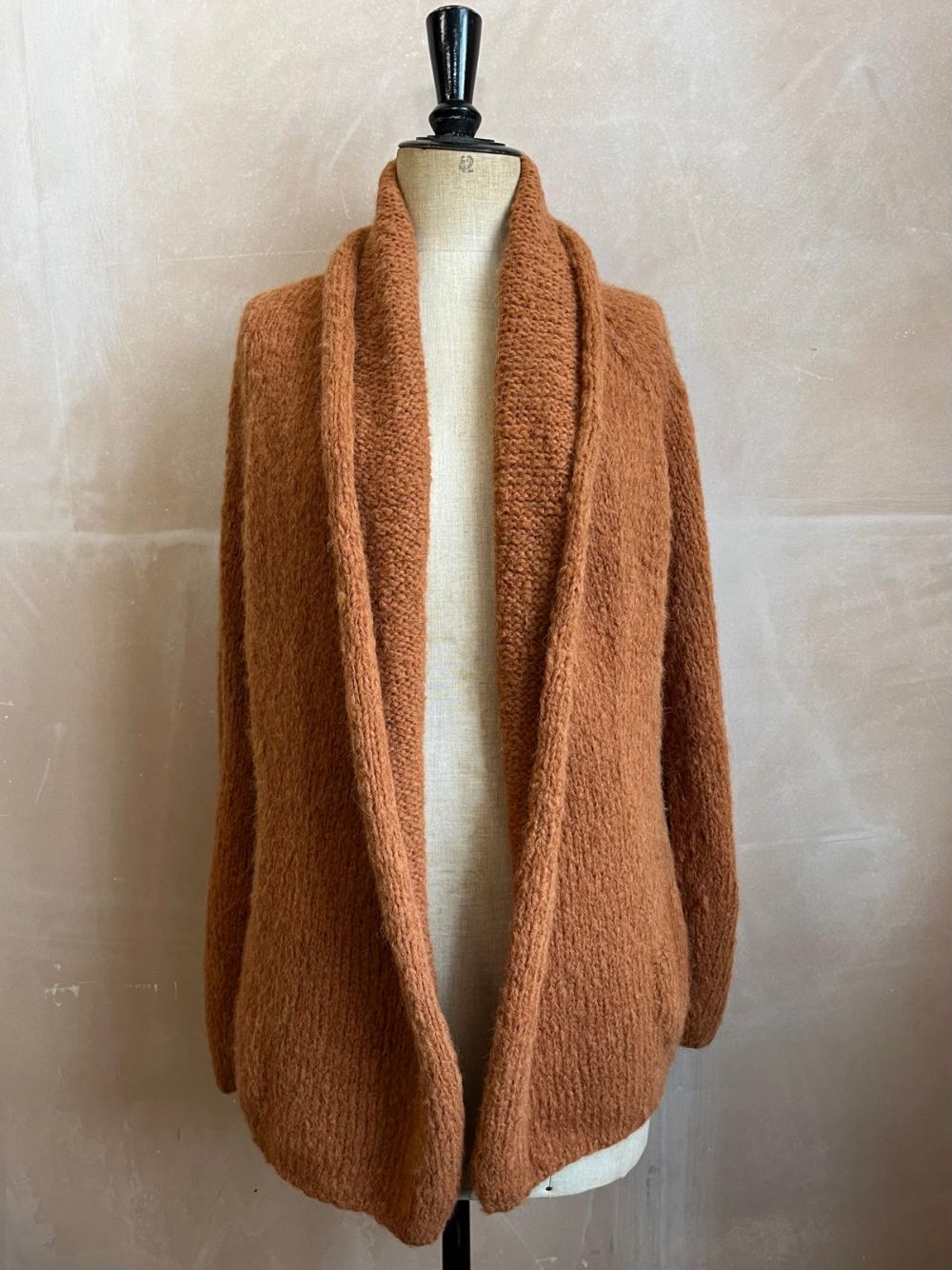 Cropped Abrazo Alpaca Cardigan in Cinnamon