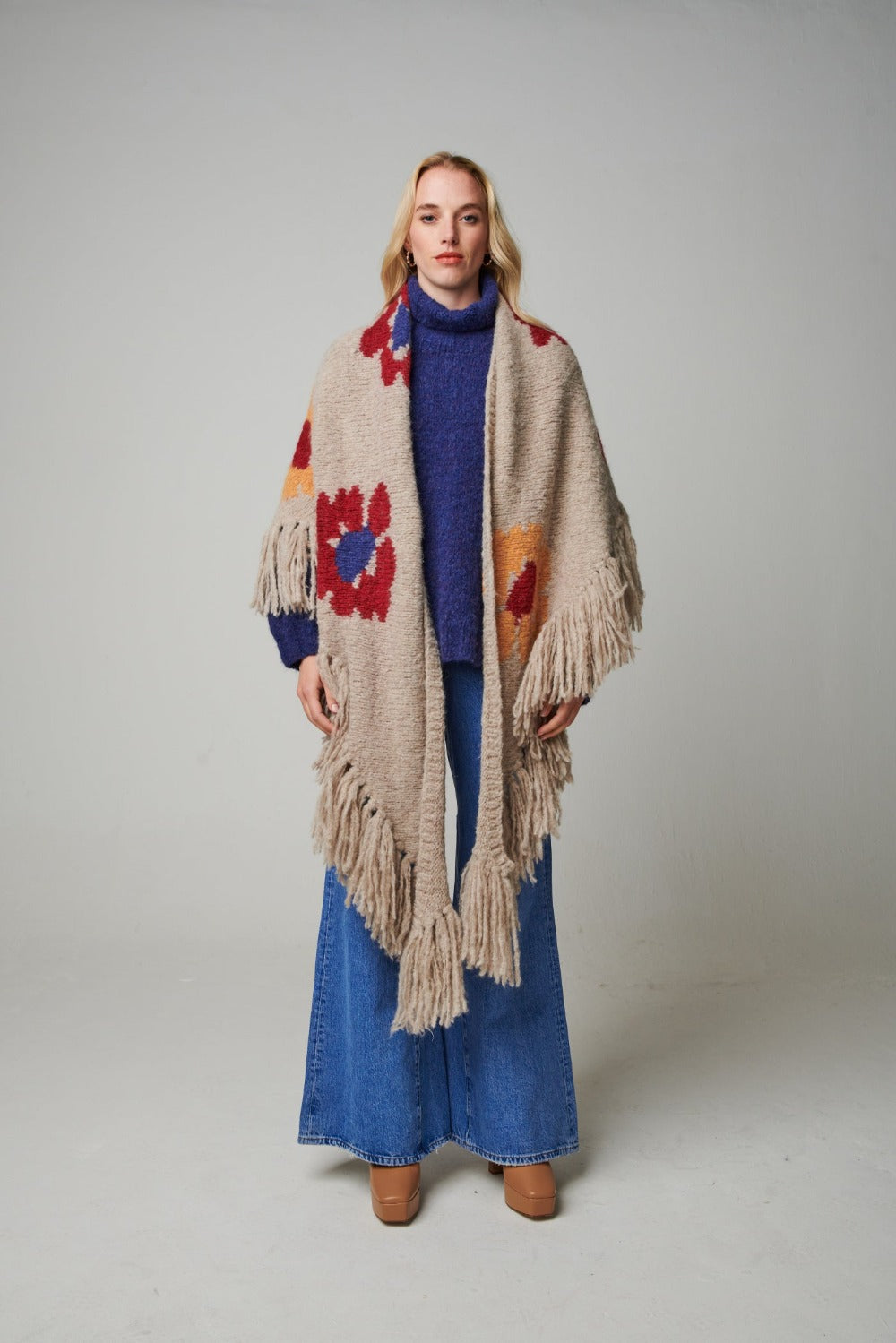 Big Flower Alpaca Shawl in Natural